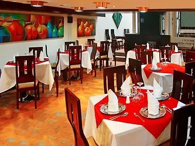 Hotel Emporium Богота